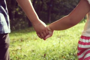 堤真一の子供は何人?学校は和光学園?48歳で結婚